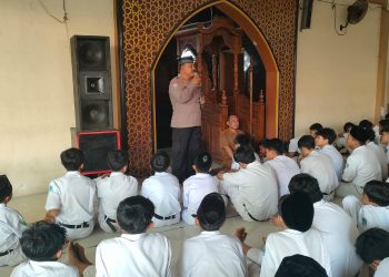 Kanit Binmas Polsek Krian Jadi Narasumber Pondok Ramadan di SMPN 2