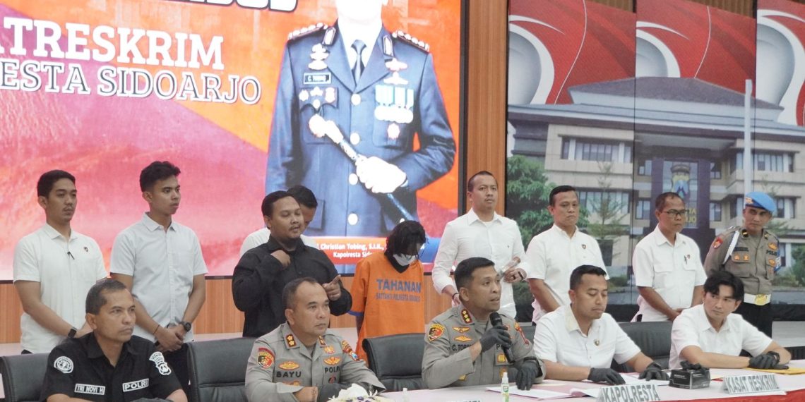Polresta Sidoarjo Bekuk Pelaku Pembunuhan Sadis di Kedungturi Taman