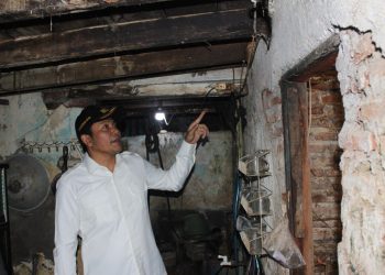Bupati Subandi Bantu Perbaikan Hunian Bagi Warga Kurang Mampu di Taman dan Waru