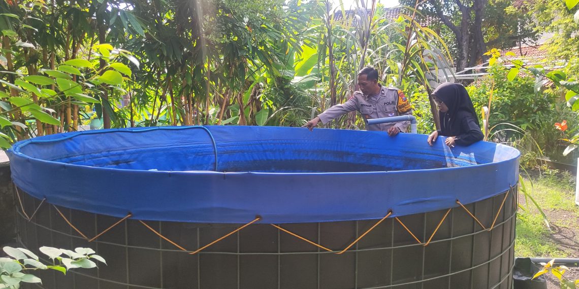 Bhabinkamtibmas Penatarsewu Tanggulangin Cek Budidaya Lele