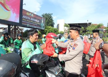 Polresta Sidoarjo dan Bhayangkari Gelar Baksos Serta Bazar Ramadhan Polri Presisi