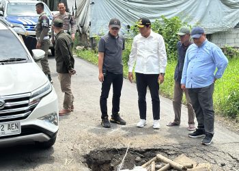 Bupati Subandi Sidak Jembatan Ambles di Desa Banjarsari, Siapkan Perbaikan Permanen