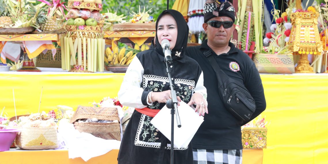 Wabup Hj Mimik Idayana Hadiri Kegiatan Melasti Umat Hindu Sidoarjo: Tekankan Toleransi Antarumat Beragama