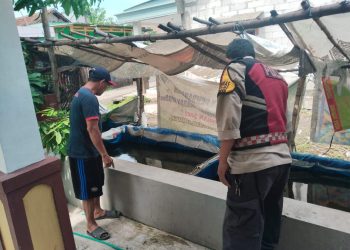 Bhabinkamtibmas Candipari Dampingi Warga Budidaya Ikan Lele
