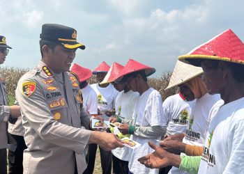 Safari Ramadhan Kapolresta Sidoarjo Sosialisasikan Mudik Aman Keluarga Nyaman Ke Warga Desa Bulang