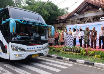 Wabup Hj Mimik Idayana Berangkatkan 28 Bus Mudik Gratis