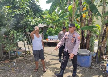 Anggota Sat Binmas Polresta Sidoarjo Silaturahmi Idul Fitri ke Penggerak P2B di Desa Jati