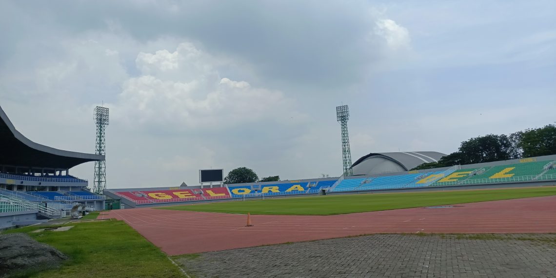 Jelang Kunjungan Presiden Prabowo, Lampu Sorot Stadion Gelora Delta Sidoarjo Mengalami Trouble