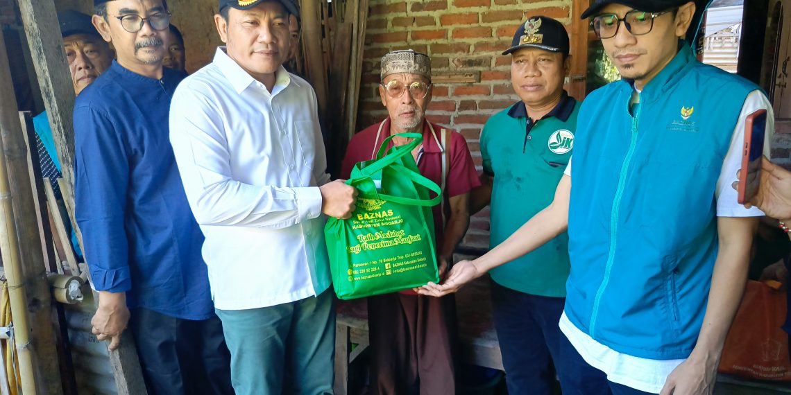 Bupati Sidoarjo H Subandi Bantu Renovasi Dua RTLH di Tulangan dan Prambon