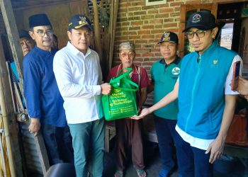 Bupati Sidoarjo H Subandi Bantu Renovasi Dua RTLH di Tulangan dan Prambon