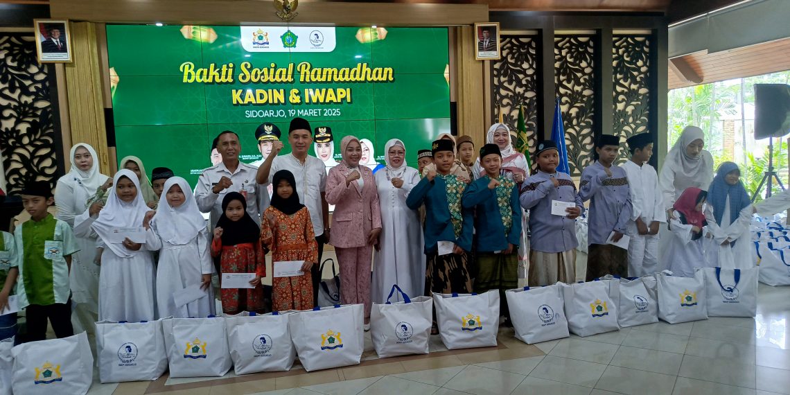 Kadin Sidoarjo Gandeng Iwapi Gelar Baksos Ramadhan untuk 150 Anak Yatim