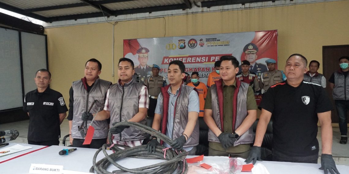 Kerjasama Satpam Pabrik Tiga Kali Curi Kabel Tembaga, Dua Tersangka Diringkus