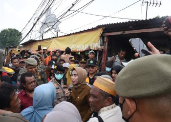 Wabup Hj Mimik Idayana Redam Demo, PKL Pepelegi Beri Jalan Normalisasi Afvoer Bono