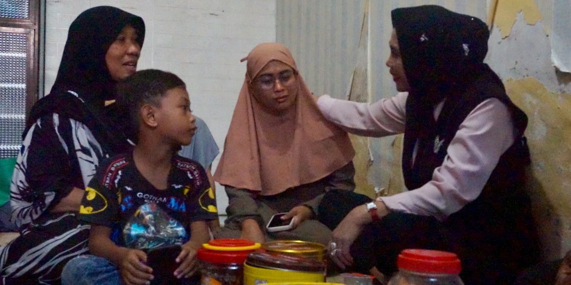 Wakil Bupati Sidoarjo Hj Mimik Idayana Takziah ke Rumah Duka Korban Laka Air, Balita 2 Tahun di Krian