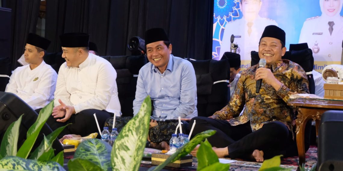Bupati Subandi Hadiri Pengajian Rutin Ahad Pahing dan Halalbihalal dengan KH Anwar Zahid