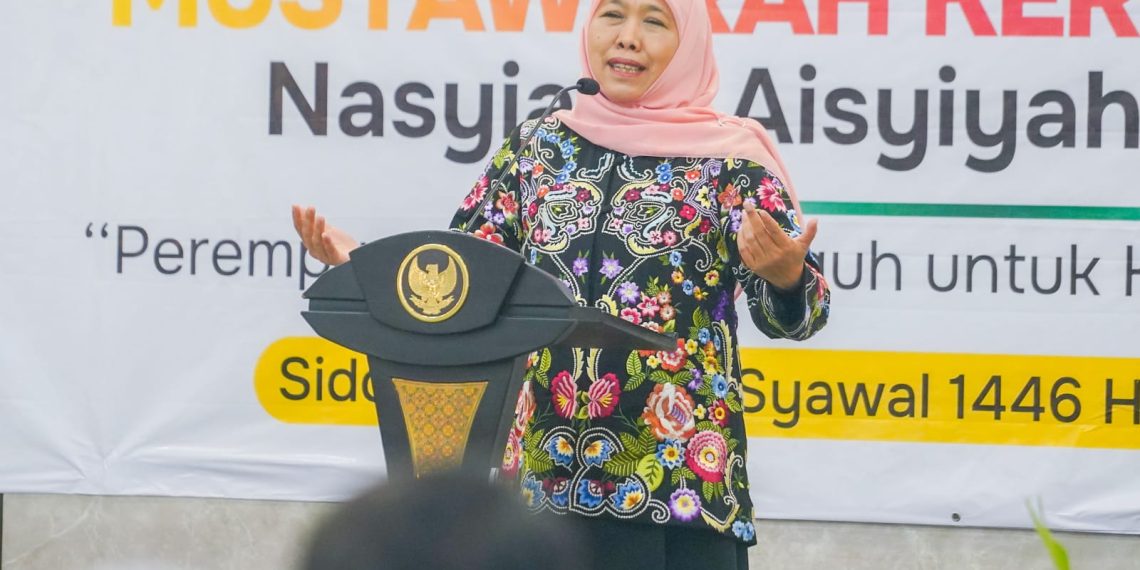 Hadiri Muskerwil PW Nasyiatul Aisyiyah Jatim, Gubernur Khofifah Ajak Perempuan Muda Berperan Aktif dalam Pelestarian Lingkungan