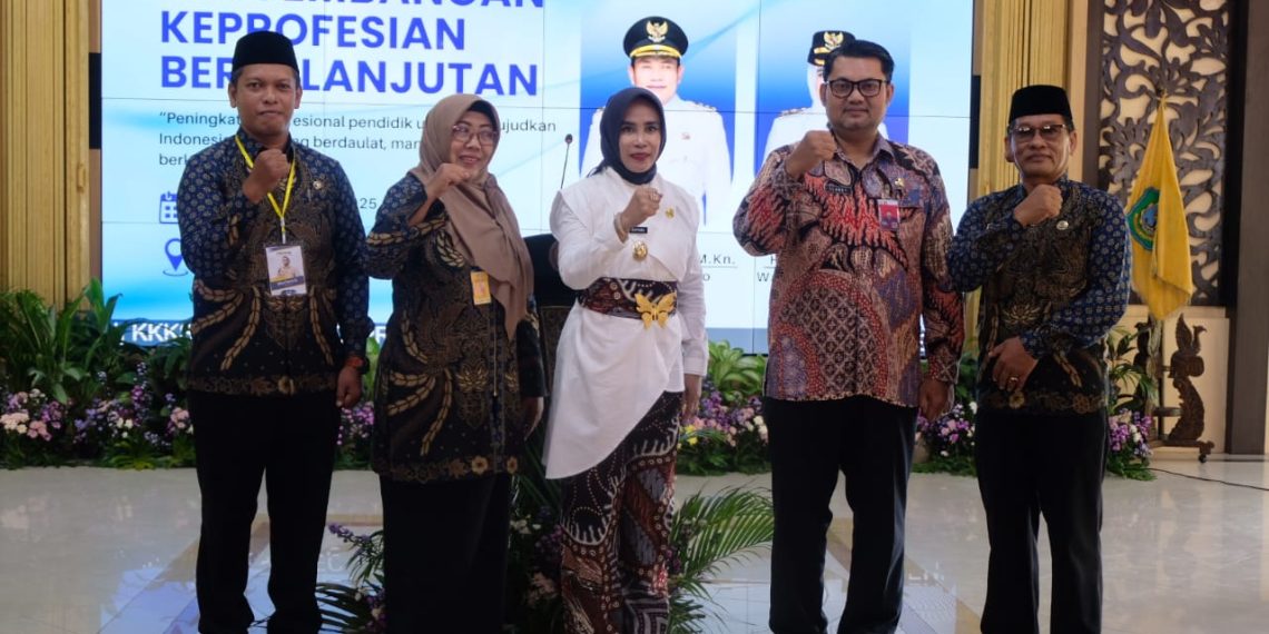 Wabup﻿ Hj Mimik Idayana: Profesionalisme Guru Wujudkan Pendidikan Akhlak sebagai Pondasi Karakter Anak Sekolah Dasar