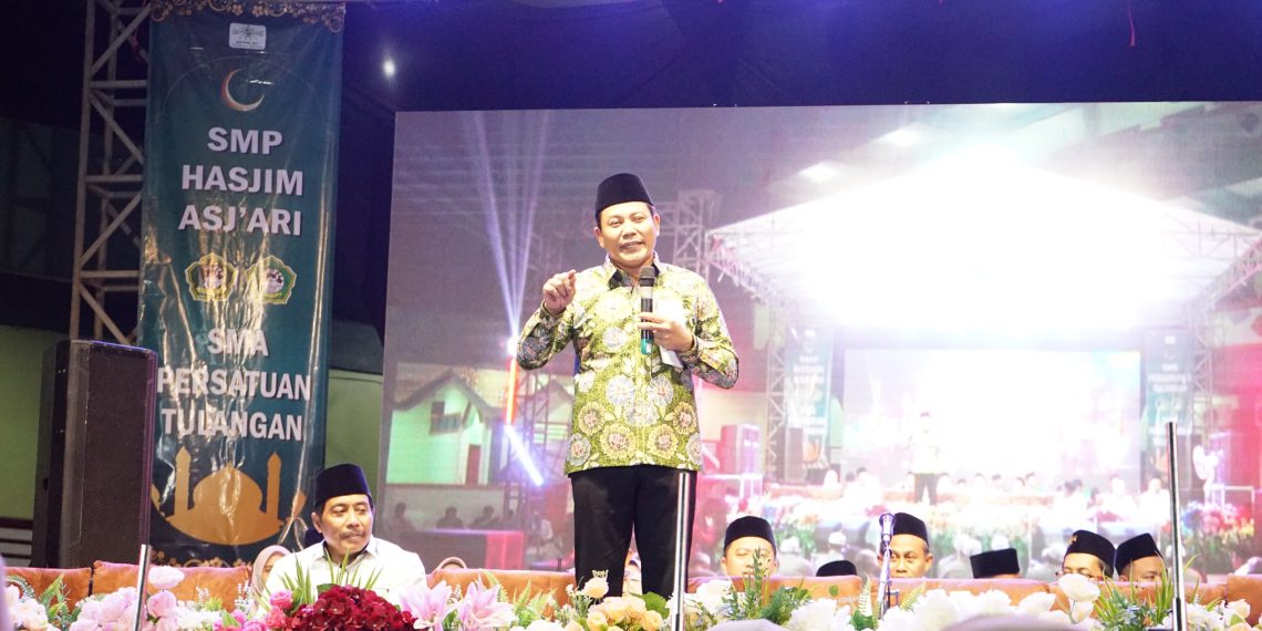 Bupati Subandi Hadiri Sholawat Bersama Ma’arif NU Tulangan Sukseskan PPDB 2025/2026