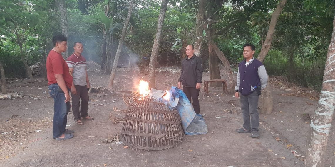 Polsek Krian Datangi Lokasi Judi Sabung Ayam