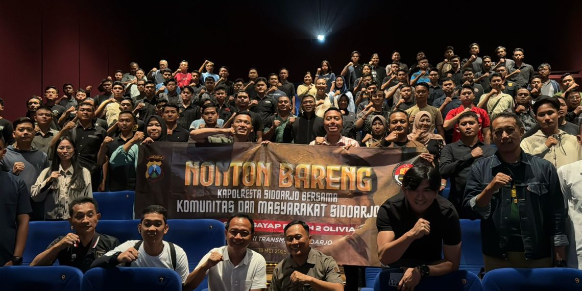 Kapolresta Sidoarjo Nonton Bareng Masyarakat Film Sayap-Sayap Patah 2