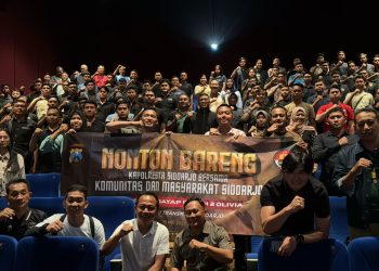 Kapolresta Sidoarjo Nonton Bareng Masyarakat Film Sayap-Sayap Patah 2