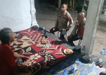 Kapolsek Krian Cangkrukan Kamtibmas Humanis dengan Warga Klagen Tropodo