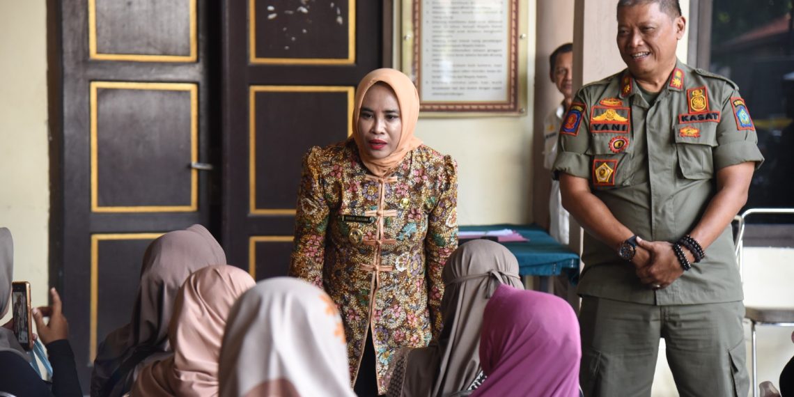 Wabup Sidoarjo Hj Mimik Idayana Temui 19 Orang PKL Jalani Sidang Tipiring