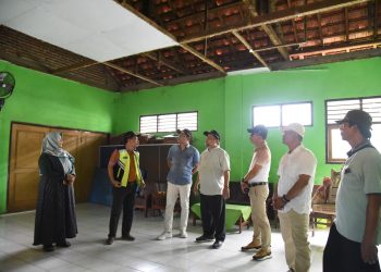 Bupati Subandi Janjikan Perbaikan Plavon SDN 1 Sebani Tarik