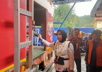 Wabup Hj Mimik Idayana Sidak Kelayakan Unit Damkar di Kantor BPBD Kabupaten Sidoarjo