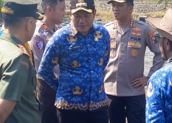 Banjir Jl Raya Porong Ditutup Sementara, Bupati Subandi Usulkan Peninggian Jalan