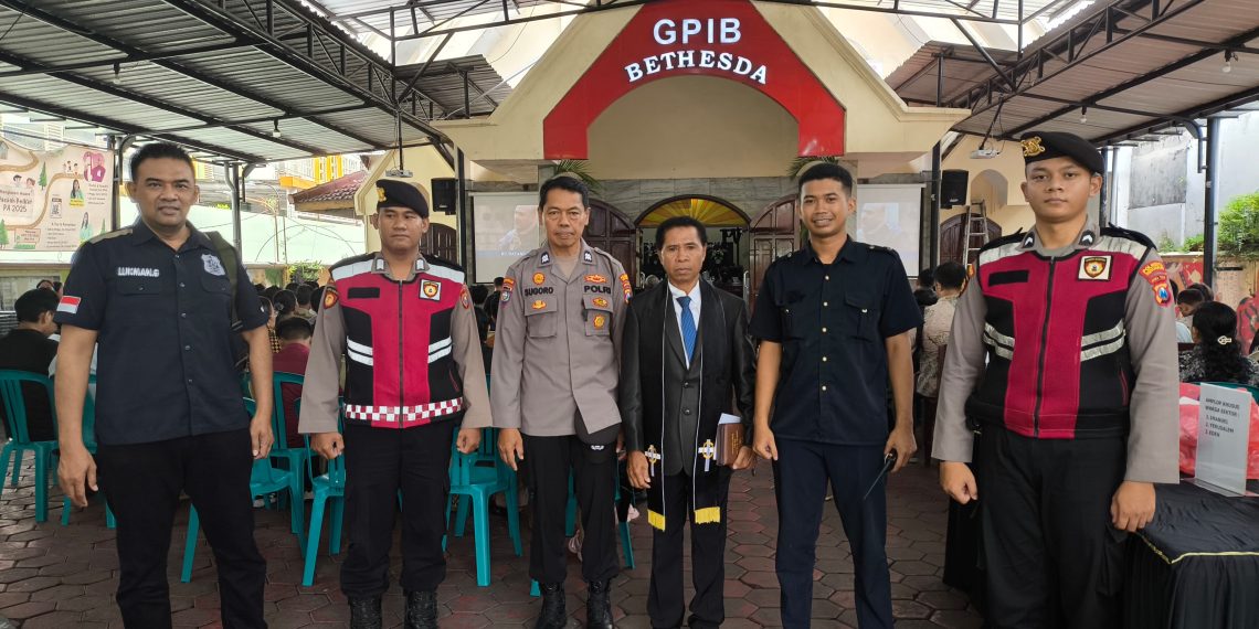 Polisi Sidoarjo Disiagakan, Wujudkan Aman dan Nyaman Ibadah di Gereja