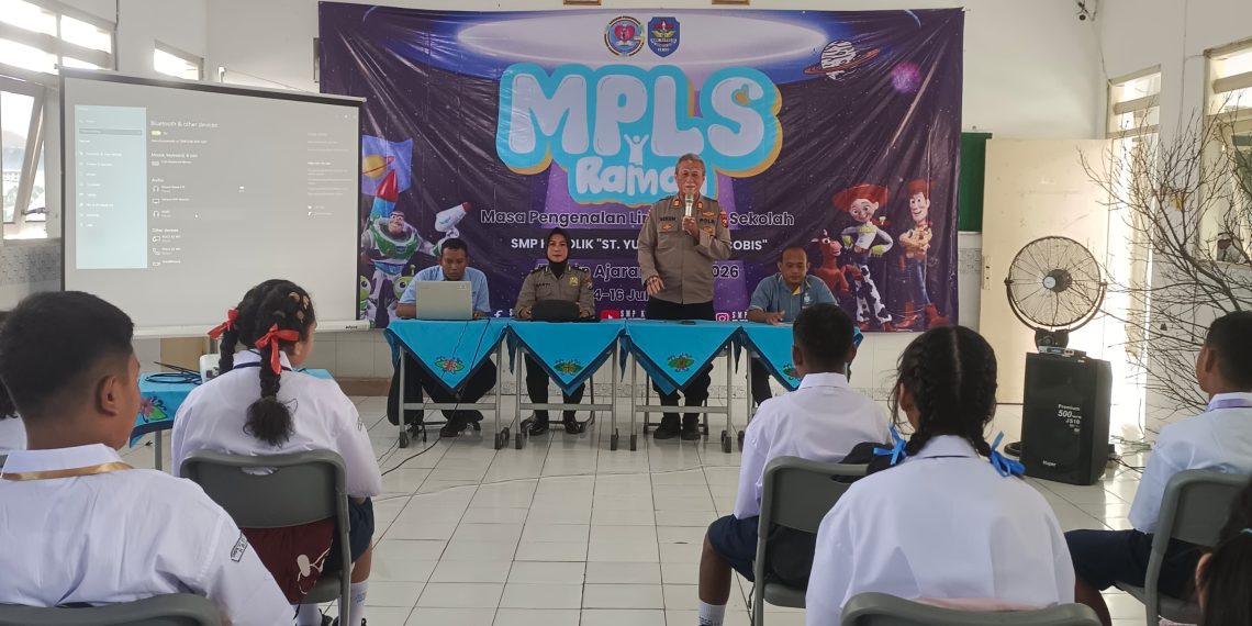 Polisi Sidoarjo Edukasi Patuh Berlalu Lintas dan Bahaya Kenakalan Remaja di MPLS