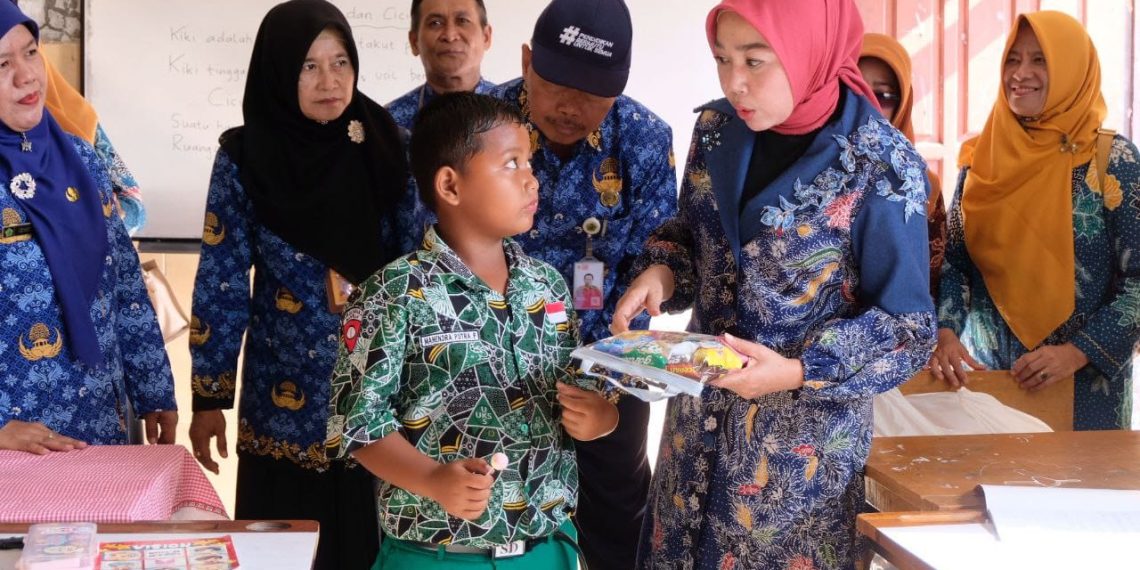 Bunda PAUD Sidoarjo dr Sriatun Pantai Transisi Siswa Ke SDN  Sawohan Buduran