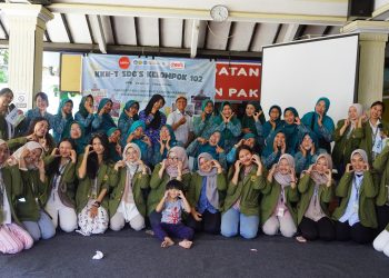 102 Mahasiswa KKN UPN “Veteran” Jatim Gelar Crame-Tivity Gali Inovasi dan Kreativitas Warga Pakis Surabaya