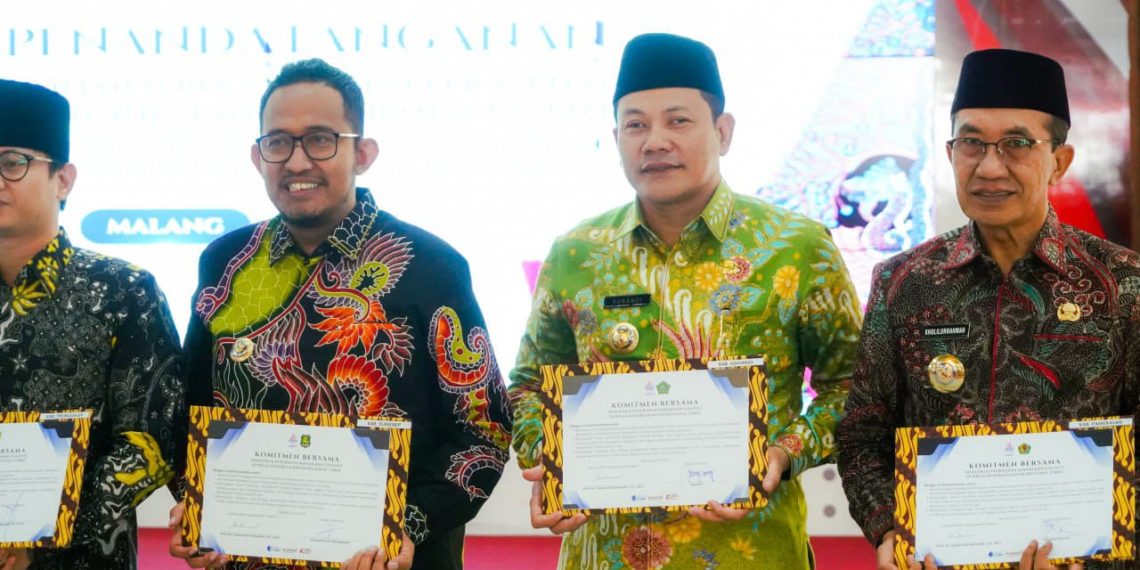 Bupati Sidoarjo Subandi Teken Komitmen Bersama Akselerasi Penerapan Manajemen Talenta