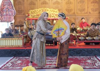 Buka Festival Gamelan Kahuripan, Wakil Bupati Hj Mimik Idayana Apresiasi Generasi Muda Pecinta Seni Budaya