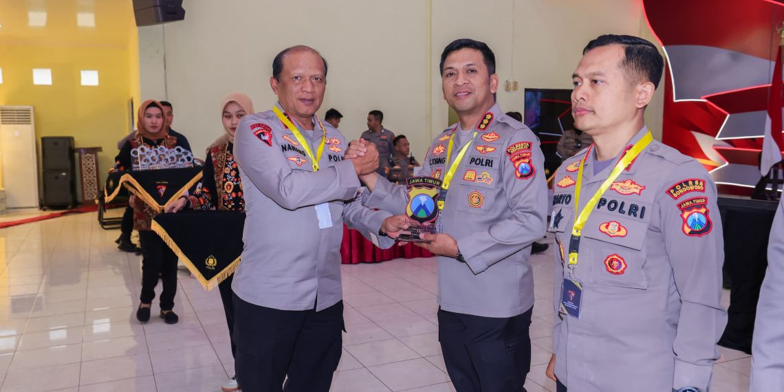 Anev Sitkamtibmas Semester I Tahun 2025, Polresta Sidoarjo Dapatkan Penghargaan Kapolda Jatim