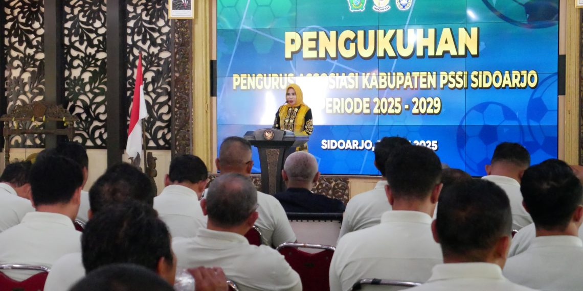 Pengukuhan Pengurus Askab PSSI Sidoarjo, Wabup Hj Mimik Idayana Komitmen Dukung Kemajuan Sepak Bola