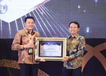 Bupati Subandi Dinobatkan Sebagai Tokoh Yang Peduli Terhadap Kondisi Perekonomian dan Pembangunan Infrastruktur Sidoarjo