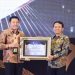 Bupati Subandi Dinobatkan Sebagai Tokoh Yang Peduli Terhadap Kondisi Perekonomian dan Pembangunan Infrastruktur Sidoarjo
