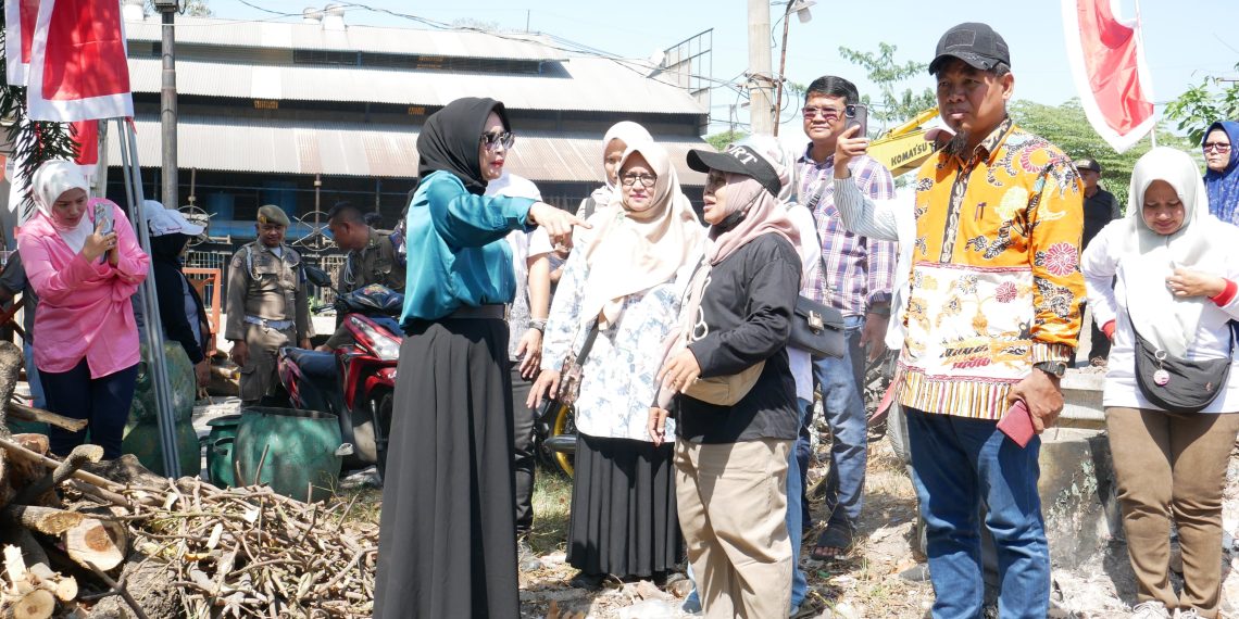 Sidak Kali Buntung, Wabup Mimik Ajak Masyarakat Tidak Buang Sampah di Sungai
