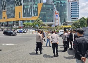 Polresta Sidoarjo Kawal Massa Aksi Buruh Jatim Hingga Batas Kota Surabaya