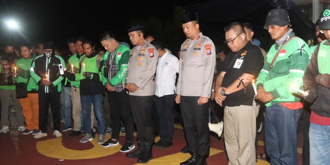 Polisi dan Ojol di Sidoarjo Gelar Aksi Solidaritas untuk Affan Kurniawan