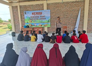 Polsek Krembung Bekali Santri Al Fatih dengan Wawasan Pencegahan Kenakalan Remaja dan Bijak Bermedia Sosial