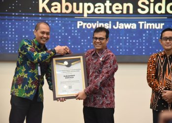 Pemkab Sidoarjo Raih Penghargaan Gadjah Mada Digital Transformation Governance Index Award 2025