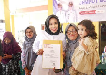 Wabup Mimik Idayana Ajak Warga Desa Mergosari Maksimalkan Layanan Adminduk Jemput Bola Terpadu