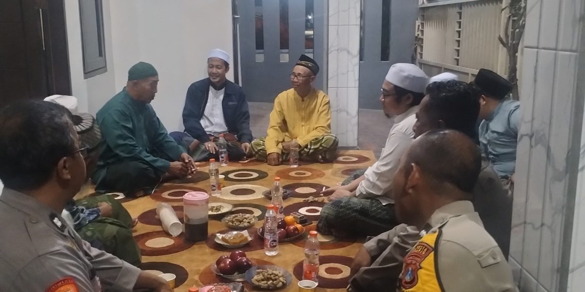 Polsek Tulangan Silaturahmi Kamtibmas dengan Tokoh Desa Gelang