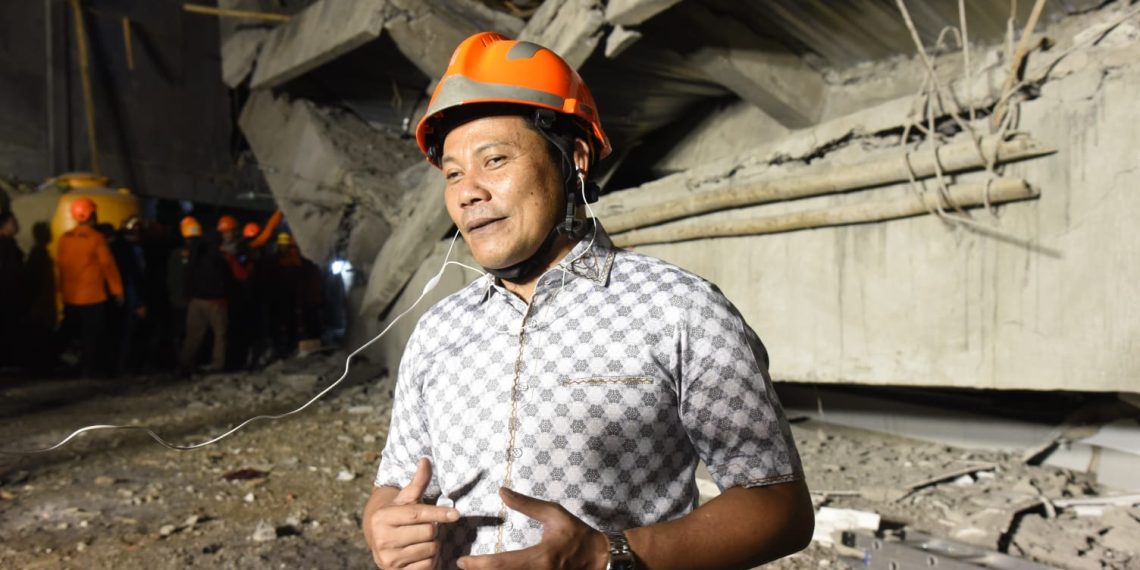 Bupati Subandi Sampaikan Duka Mendalam untuk Santri Korban Tragedi Al Khoziny, Pastikan Evakuasi Hingga Tuntas