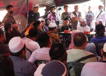 Wali Santri Sepakati Evakuasi Korban Reruntuhan Mushola Pondok Pesantren Al-Khoziny dengan Alat Berat