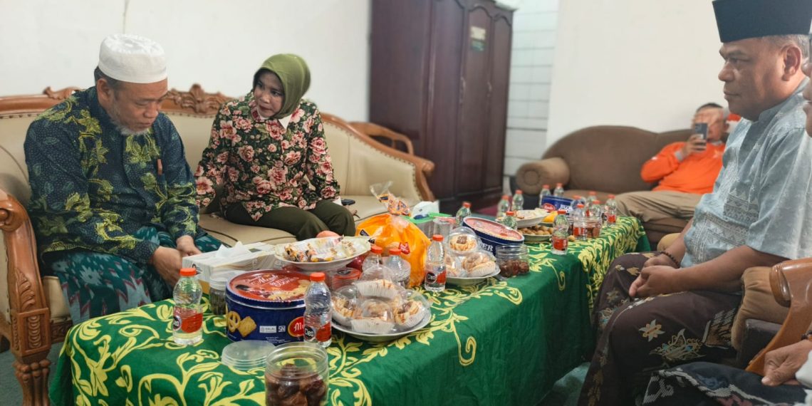 Wabup Mimik Idayana Temui Pimpinan Ponpes Al Khoziny KH Abdus Salam Mujib